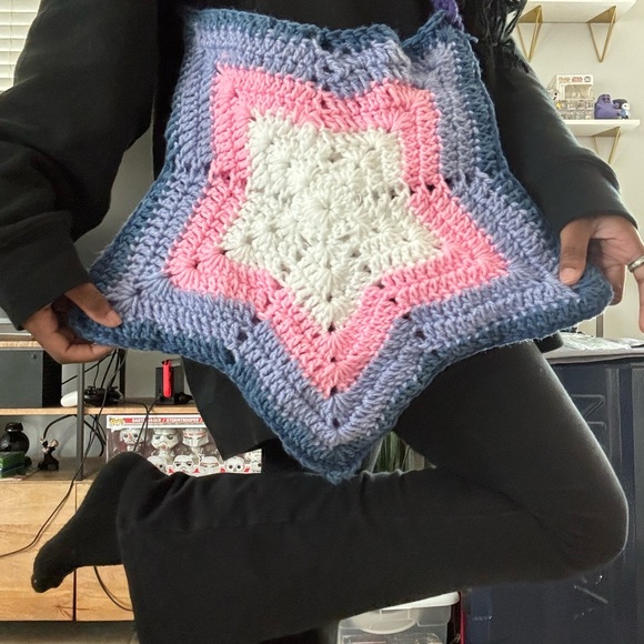 Meet your Posher, Mckenzie - Picture 1 of 1